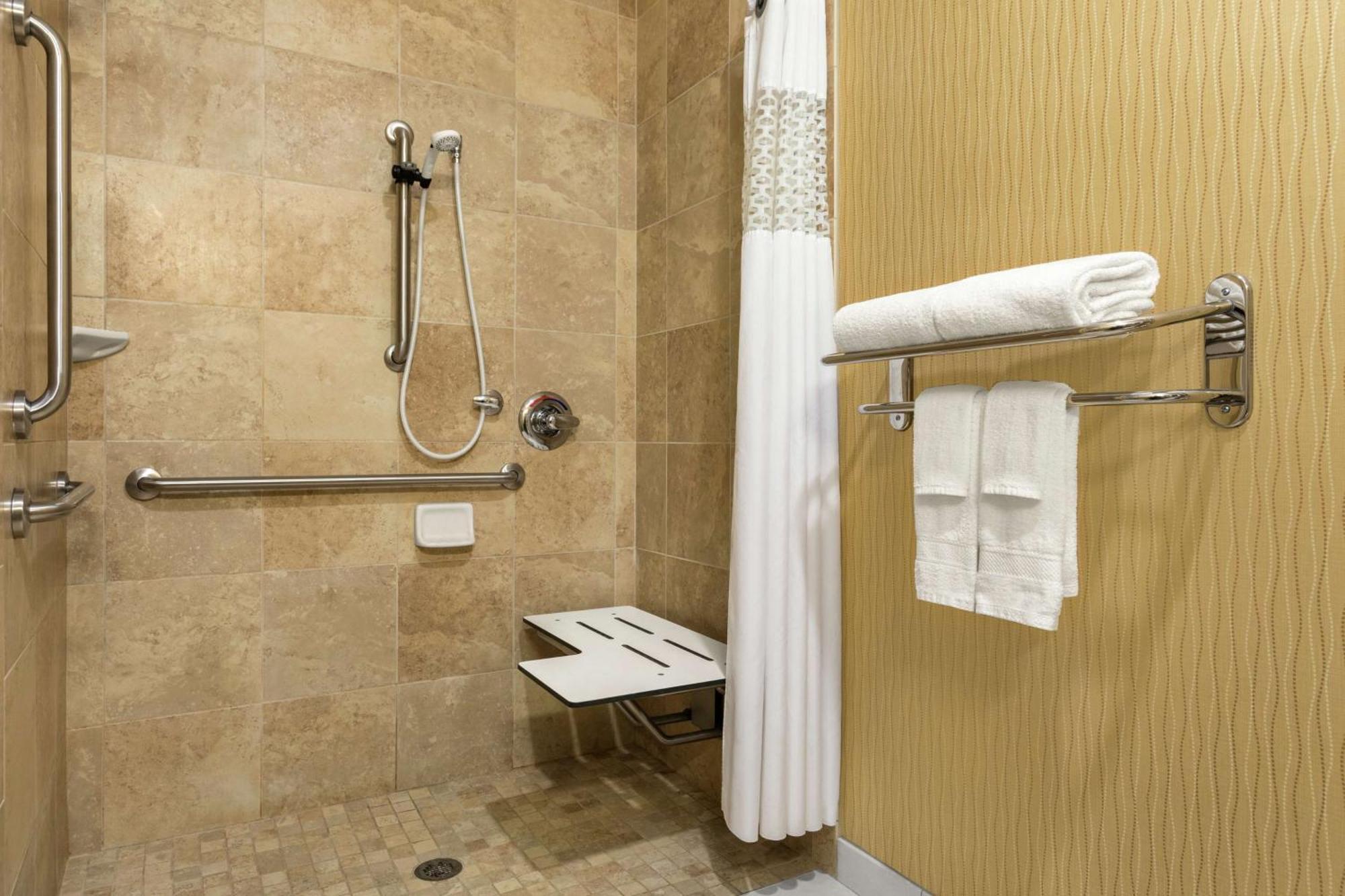 Hampton Inn Akron-Fairlawn Montrose Exterior photo