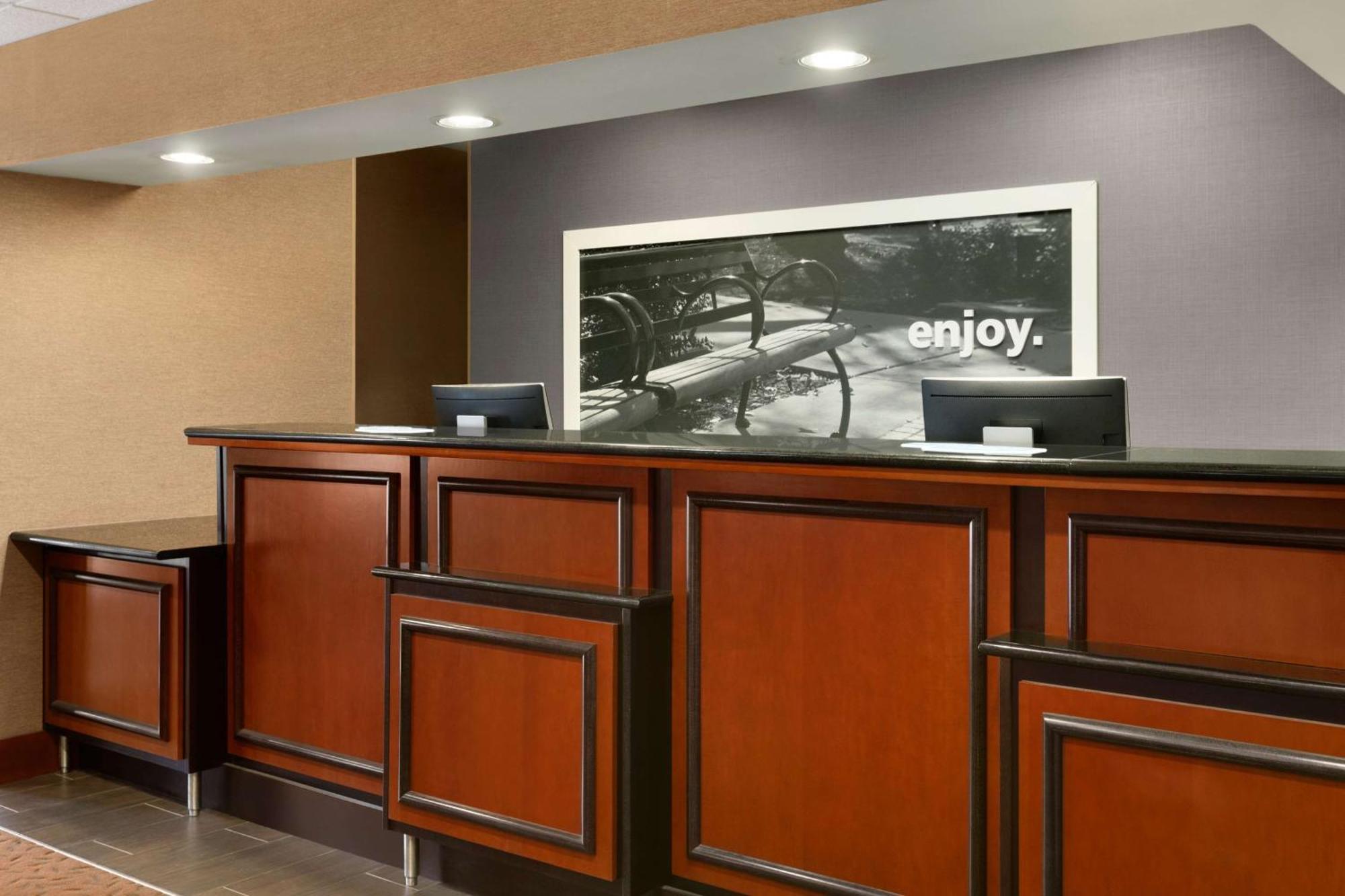 Hampton Inn Akron-Fairlawn Montrose Exterior photo
